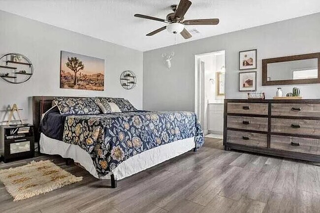 Building Photo - 8033 NW 71st Ct