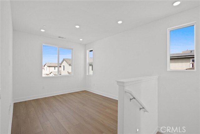 Building Photo - 409 Junco