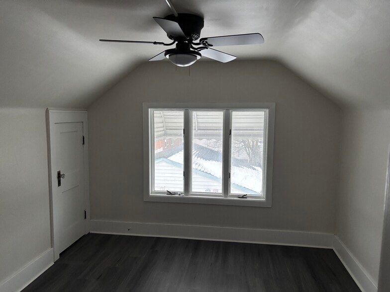 Building Photo - 70 Ivanhoe Rd