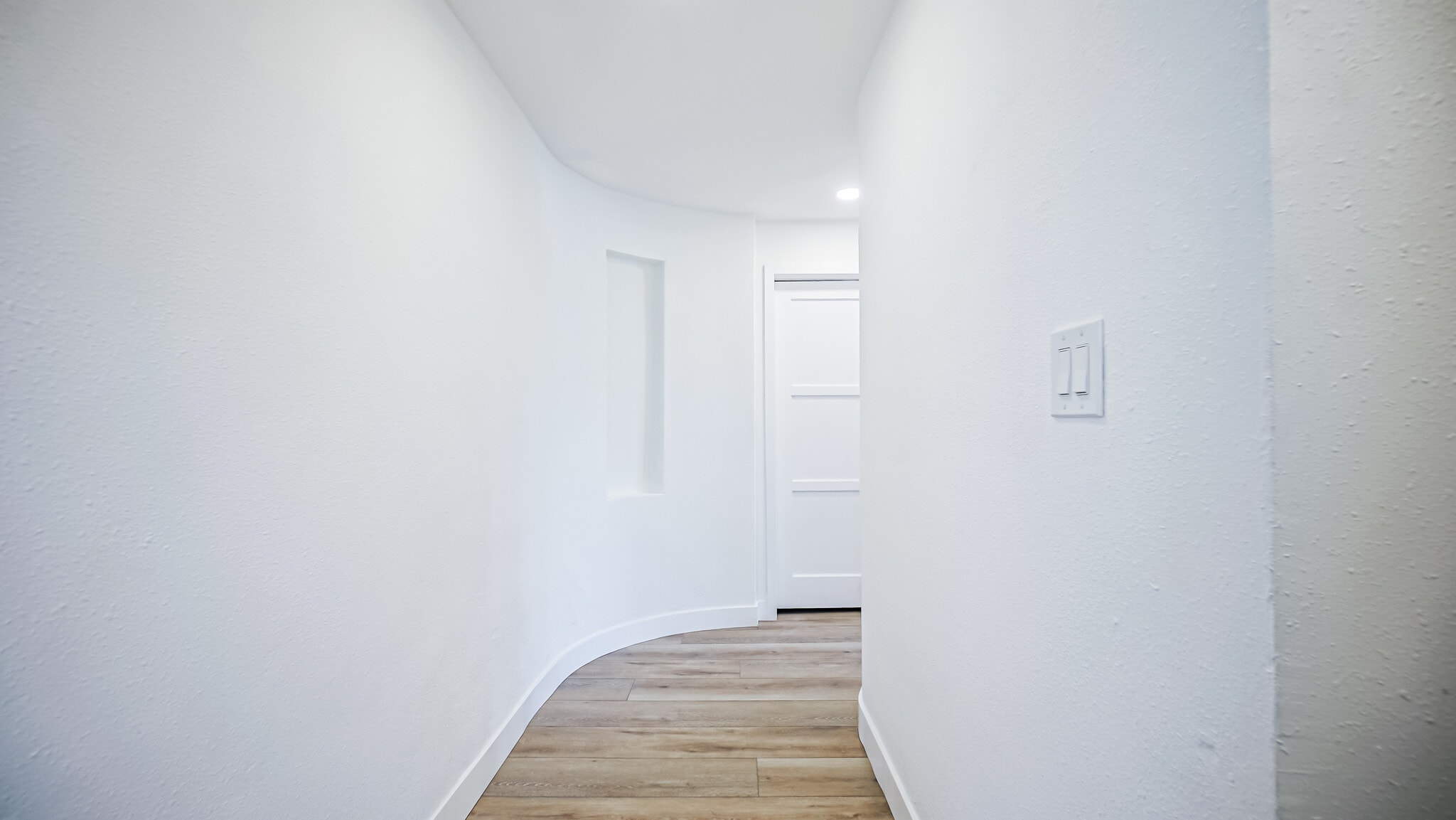 Building Photo - 2065 Ivar Ave