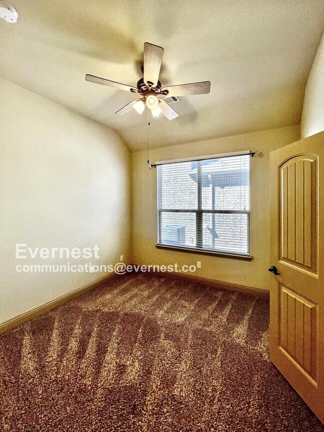 Building Photo - 16709 Stillhouse Hollow Ct