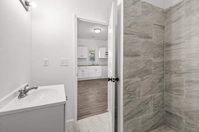 Building Photo - Fully Renovated Ensley Bungalow