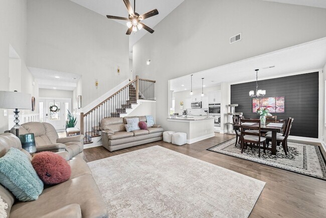 Building Photo - 538 Fieldview Wy