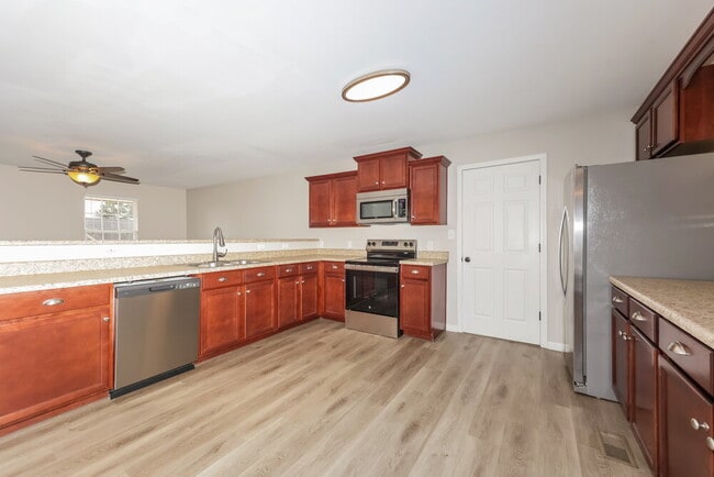 Building Photo - 2010 Slayton Dr