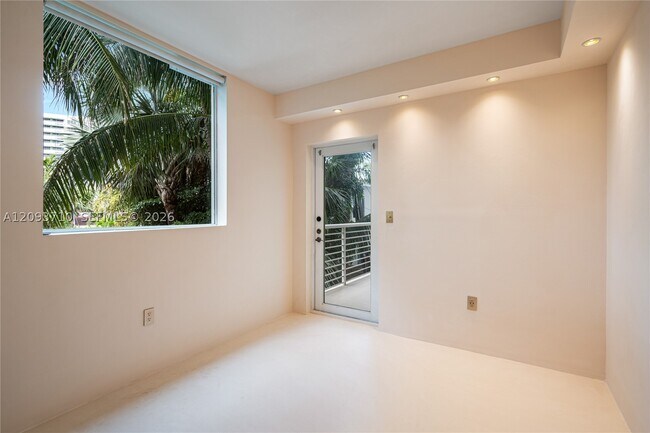Building Photo - 1428 West Dr