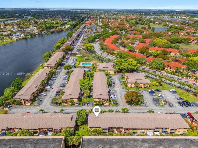 Building Photo - 6854 NW 173rd Dr