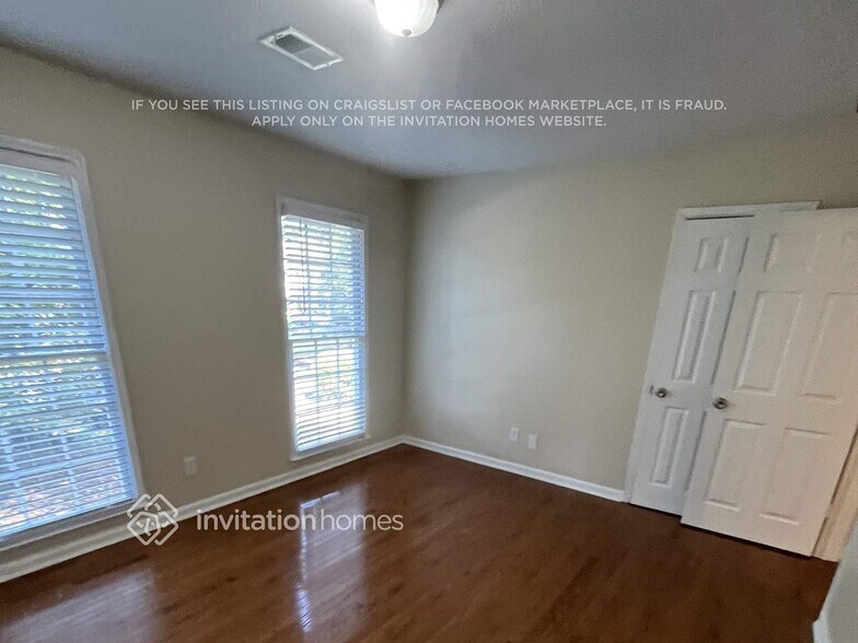 Building Photo - 125 Astwood Ct