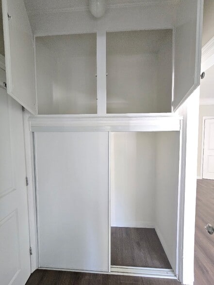 Building Photo - 851 Sanborn Ave