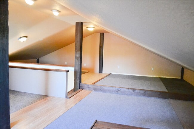 Building Photo - 1472 Lakeside Dr