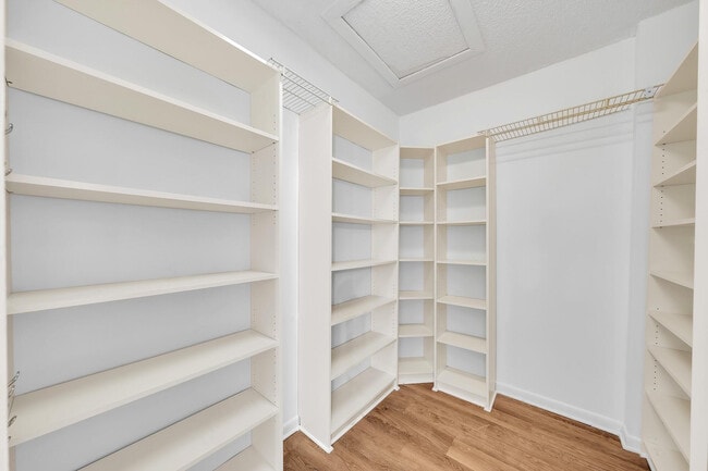 Building Photo - 4111 Coral Tree Cir