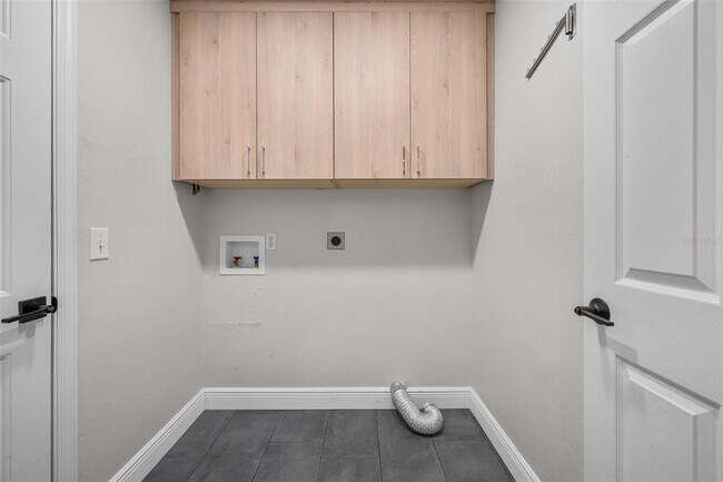 Building Photo - 9821 SW 34th Rd