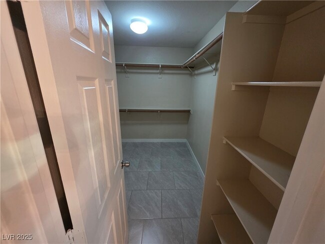 Building Photo - 909 E Malibu Sands Ave