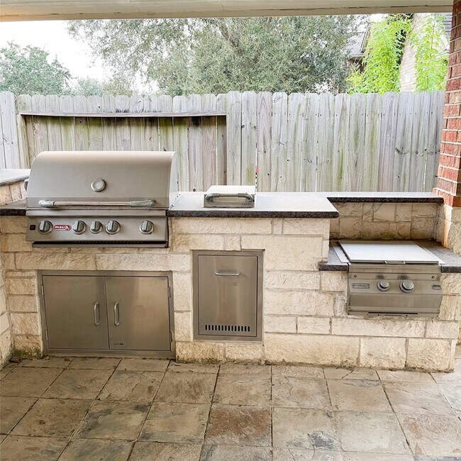 Building Photo - 2606 Sun Flare Ln