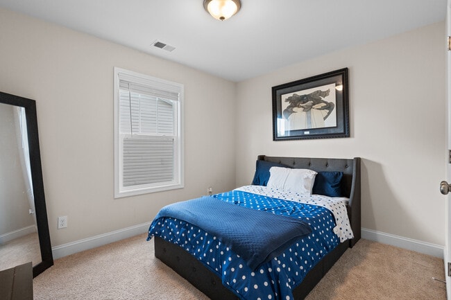 Building Photo - 152 Savannah Wood Rd