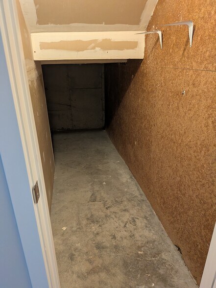 Building Photo - 1408 W Cora Ct