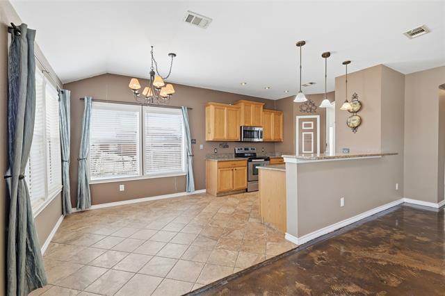 Building Photo - 1018 Karen St