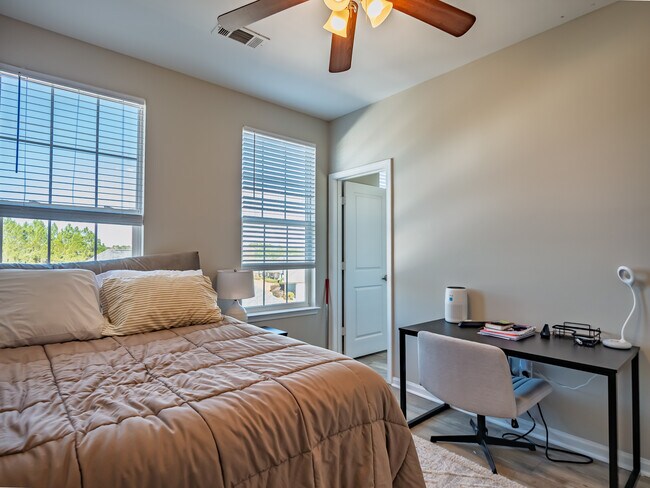 Building Photo - Rowandale