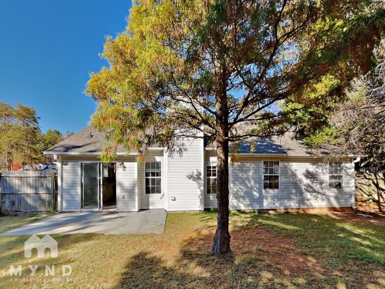 Building Photo - 301 Lacebark Ln