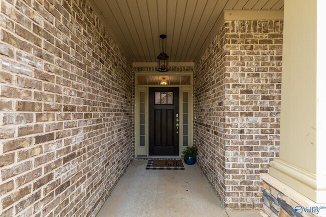Building Photo - 7519 Flint Xing Cir SE