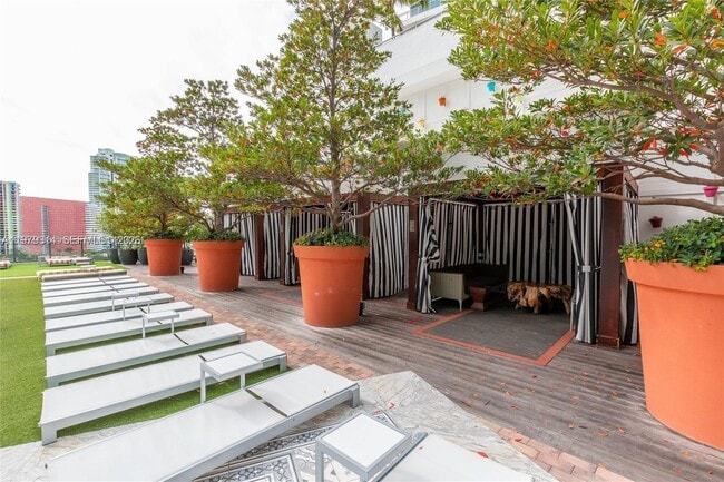 Building Photo - 1300 S Miami Ave