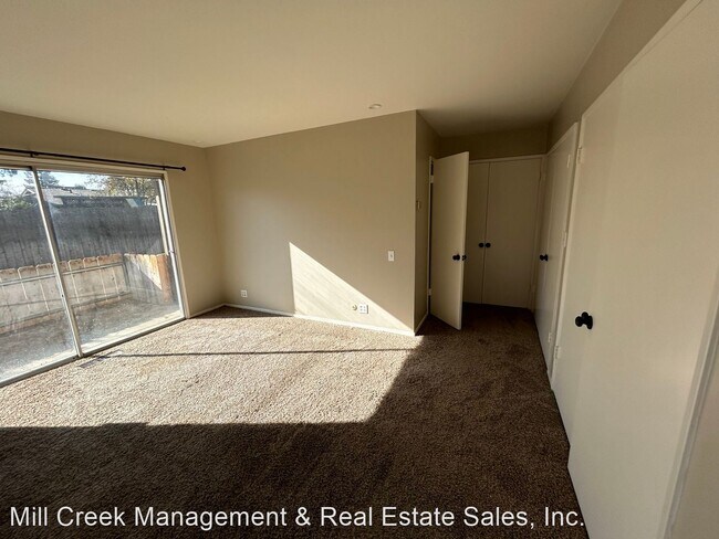 Building Photo - 3 br, 2 bath House - 523 W Howard