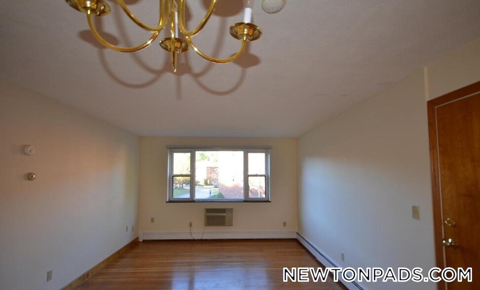 Building Photo - 286 Grove St