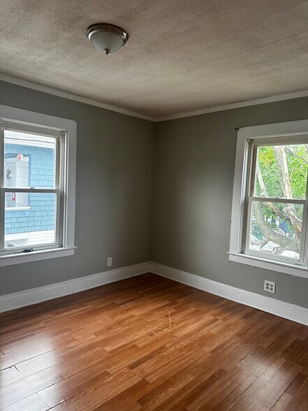 Building Photo - 178 8th St
