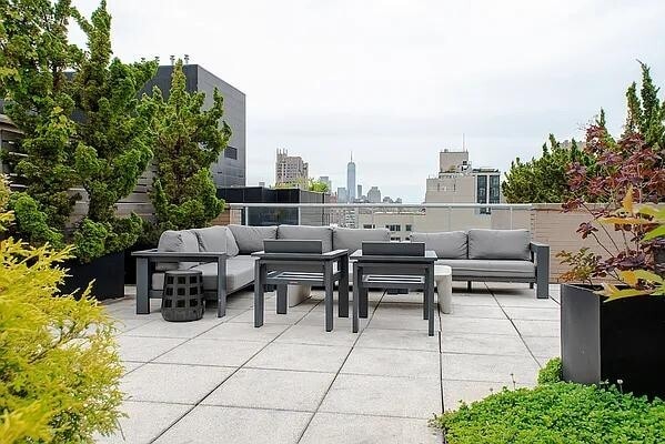 Building Photo - 260 W 26th St