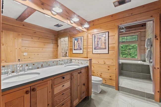 Building Photo - 36 Moses Pond Rd