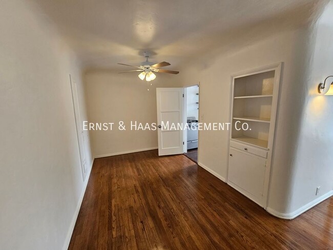 Building Photo - Wonderful 1 Bedroom Apartment Just a Block...