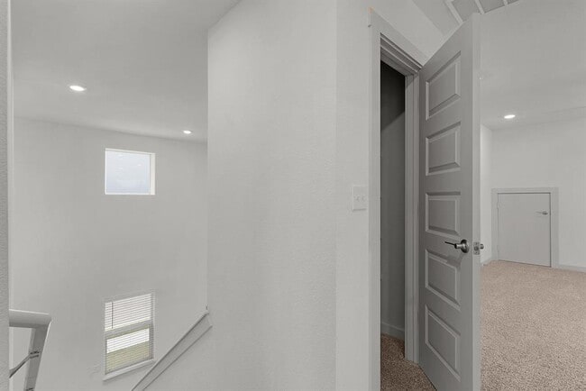 Building Photo - 10933 Tildon Ave