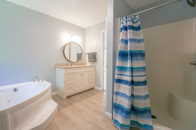 Building Photo - 1180 N Rd