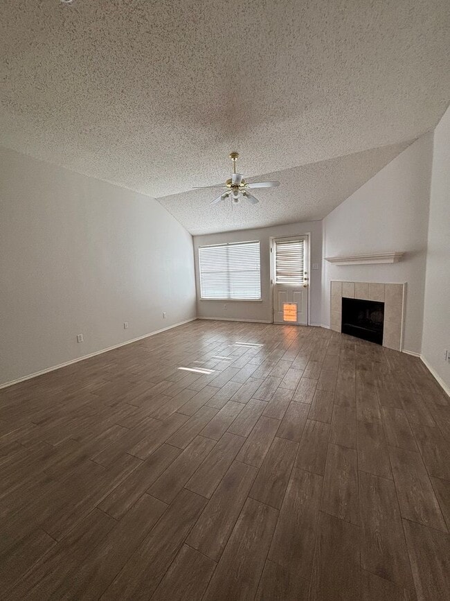 Building Photo - 813 Sage Cir