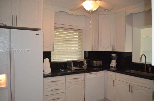 Building Photo - 1231 SW 15th St