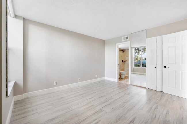 Building Photo - 1391 S Ocean Blvd