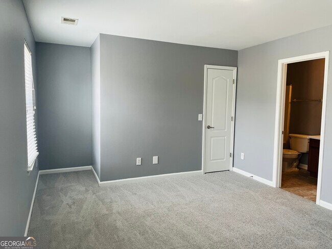 Building Photo - 3156 Parc Ct SW