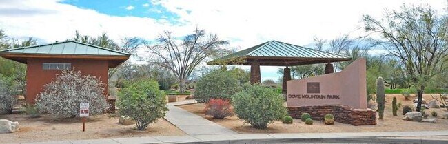 Building Photo - Priced right in Dove Mountain. Fresh & cle...
