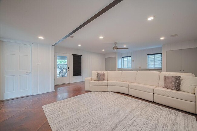 Building Photo - 13622 Comely Ln