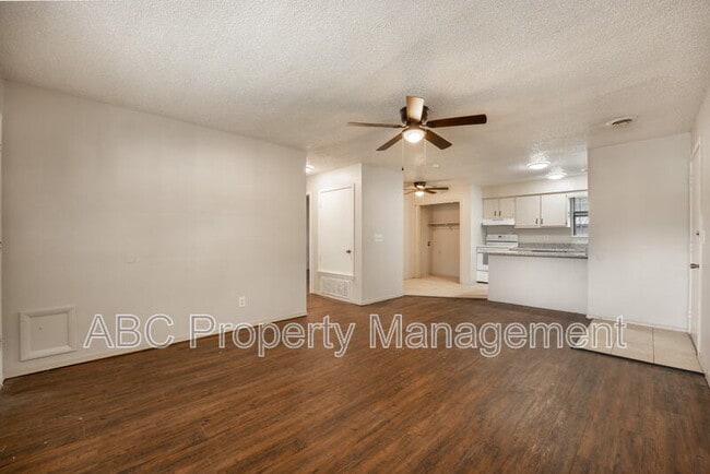 Building Photo - 1603 Juniper Cir