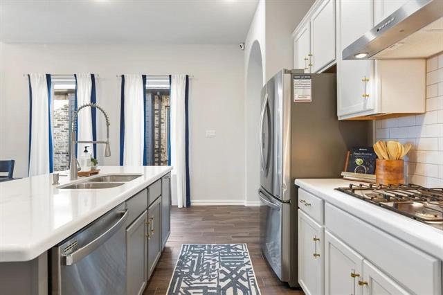 Building Photo - 816 Brenham Ave