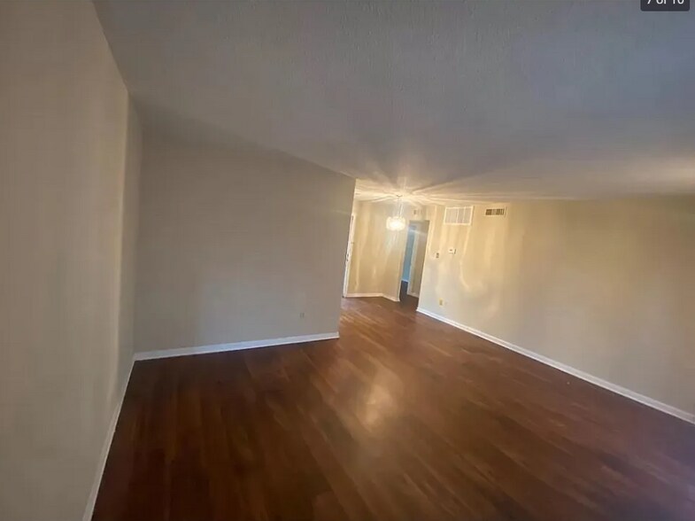 Building Photo - 6705 Majestic Oak Pl