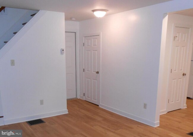 Building Photo - 169 Engle Ln