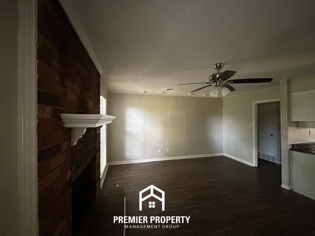 Building Photo - Charming 3BR/2BA Horn Lake Home | Hardwood Floors, Brick Fireplace & Fenced Yard