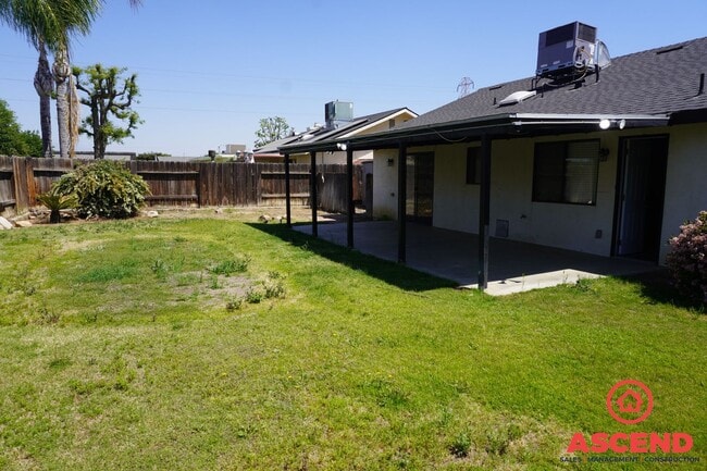 Building Photo - Beautiful Home Located in Oildale!