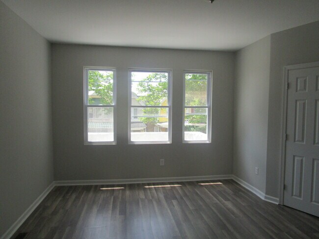 Building Photo - 6253 Magnolia St