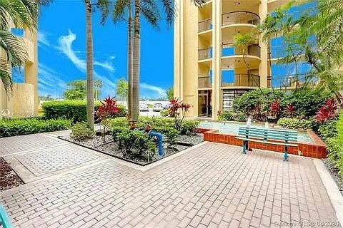 Primary Photo - 6475 W Oakland Park Blvd