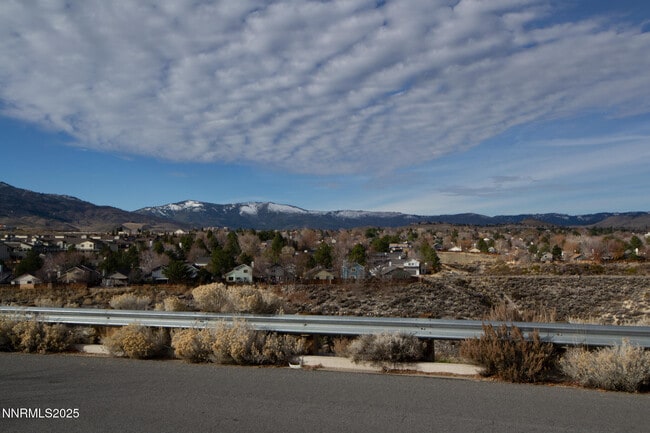 Building Photo - 1056 Crown View Dr