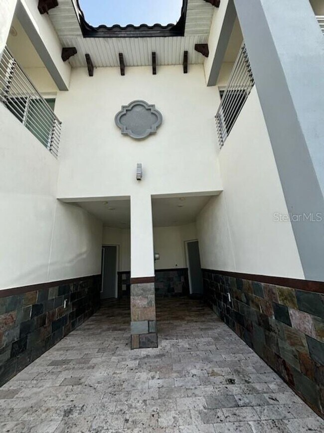 Building Photo - Providence Townhome For Rent