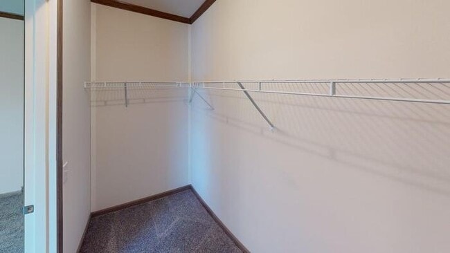 Building Photo - 140 American Ave