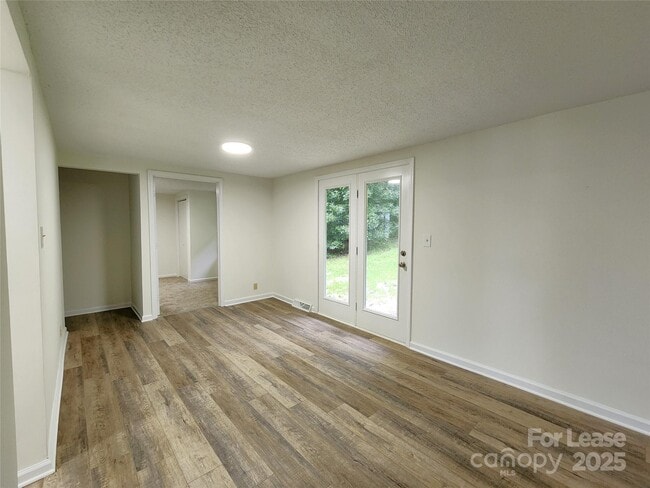 Building Photo - 12719 Cottonville Rd